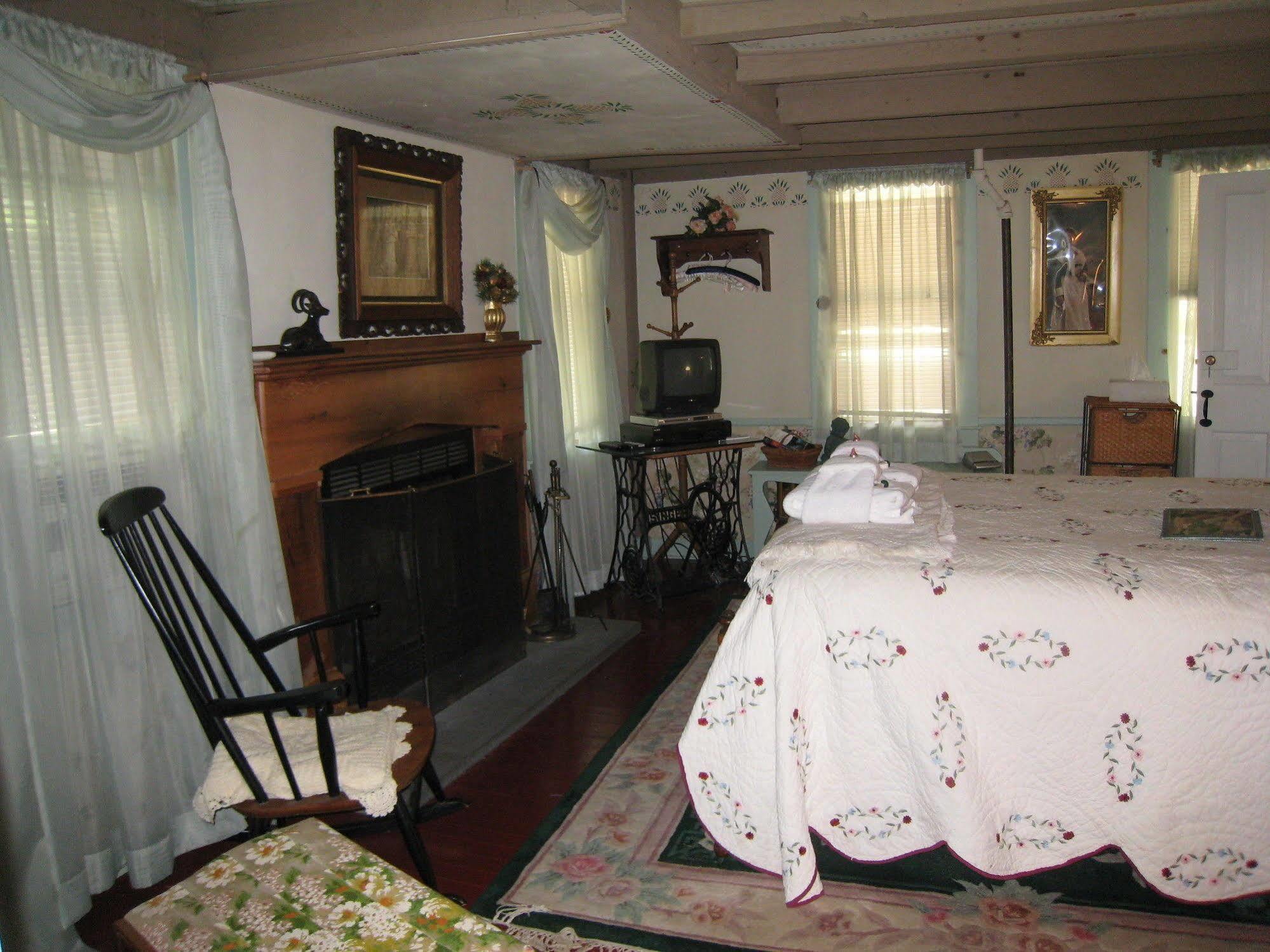 Captain Grant'S Bed & Breakfast Poquetanuck Eksteriør bilde