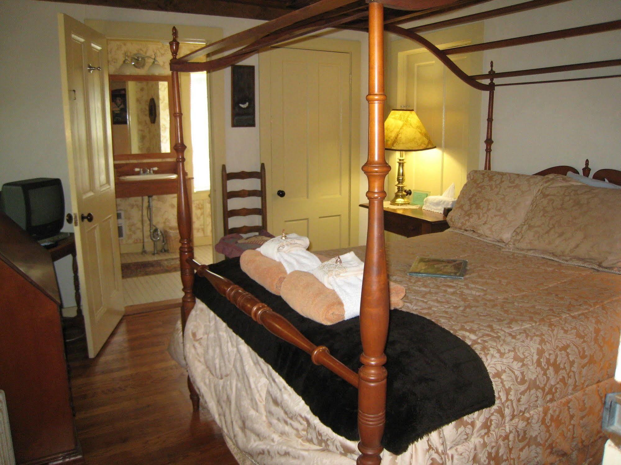 Captain Grant'S Bed & Breakfast Poquetanuck Eksteriør bilde